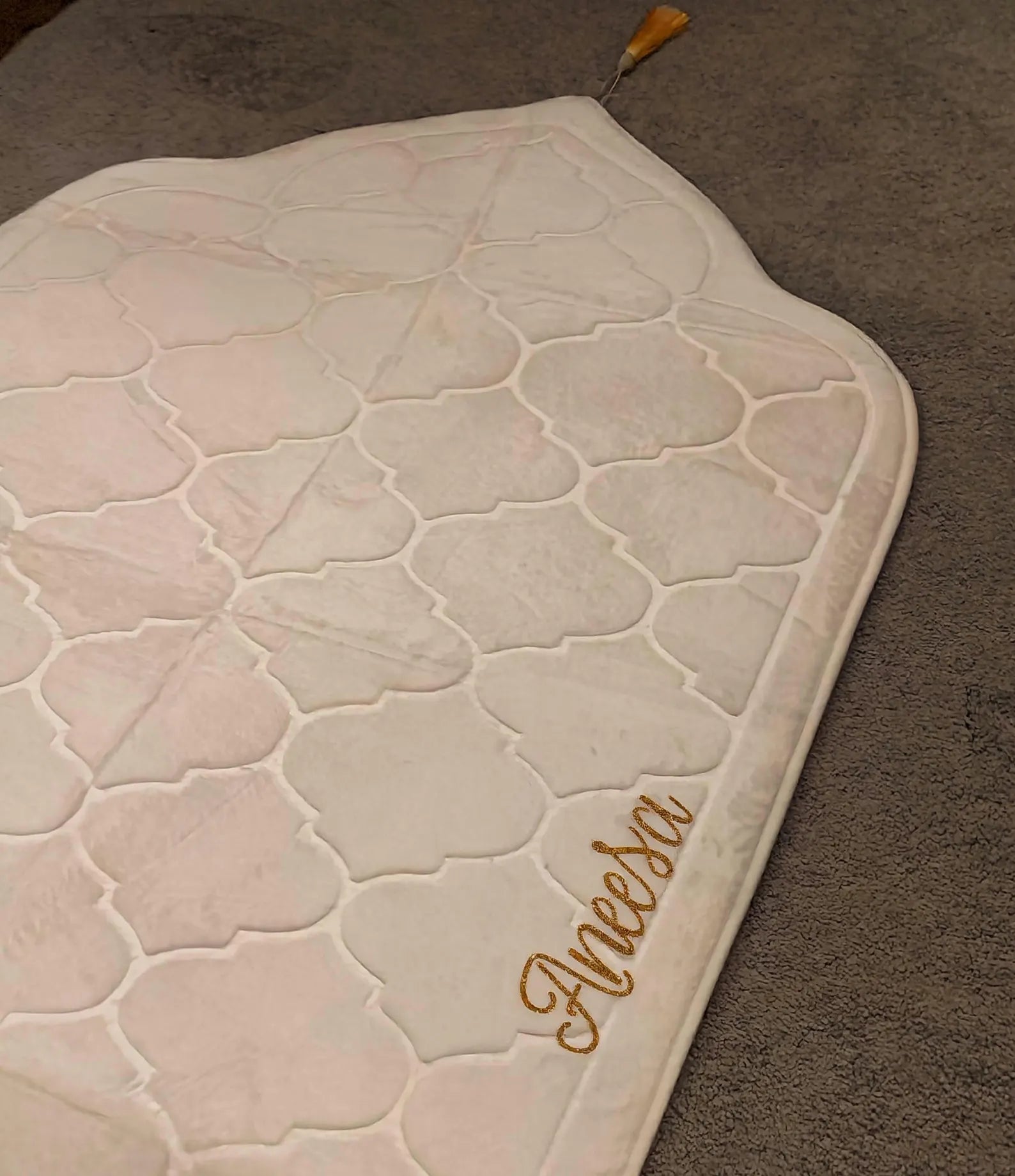 Custom Padded Name Prayer Mat,Islamic Gift, Revert Gift, Best Friend Gift,Nikkah Gift for Muslim,Plush Soft Mat,vinyl gold glitter, Custom